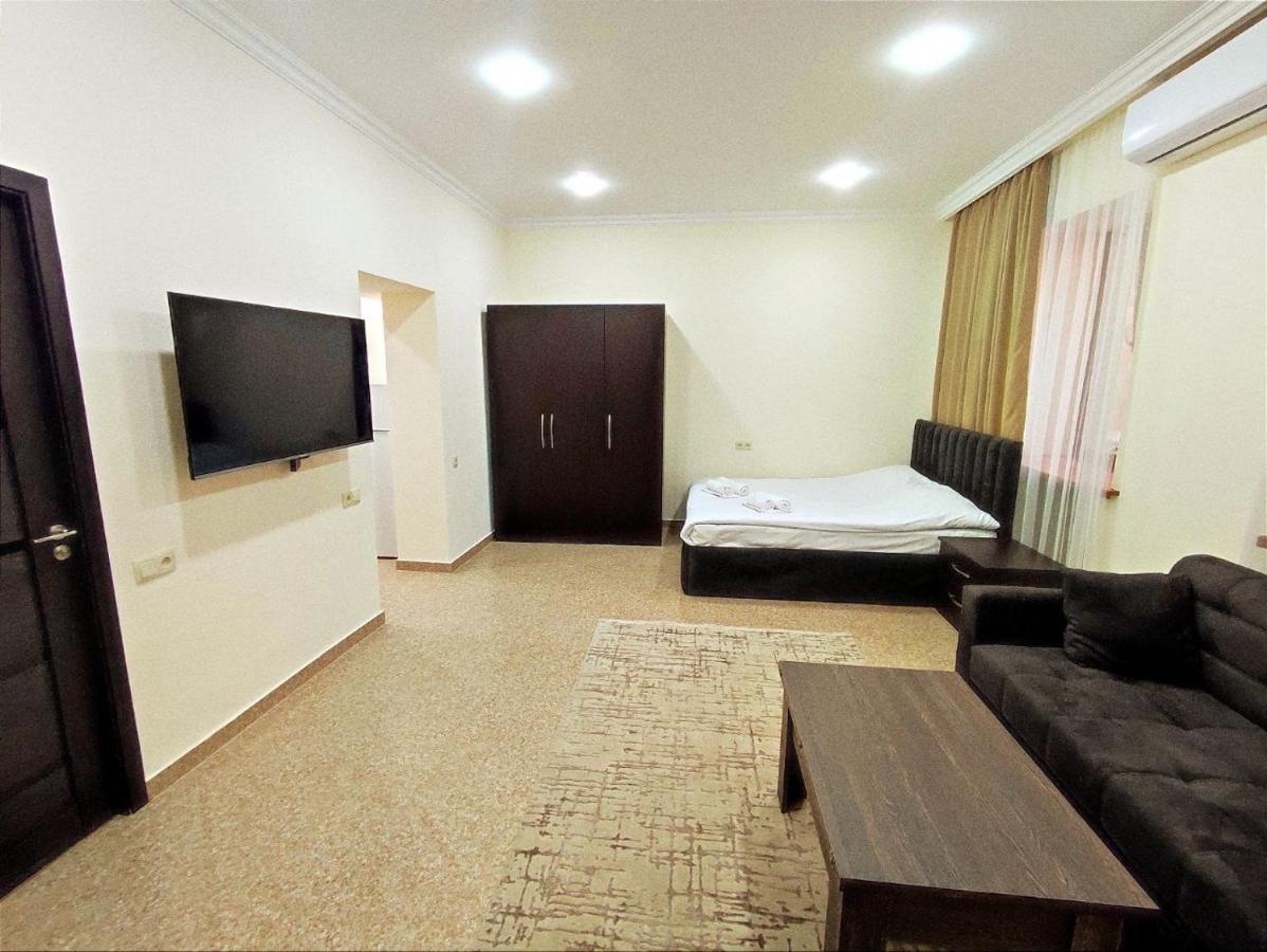Aygestan Apartments Erevan Esterno foto