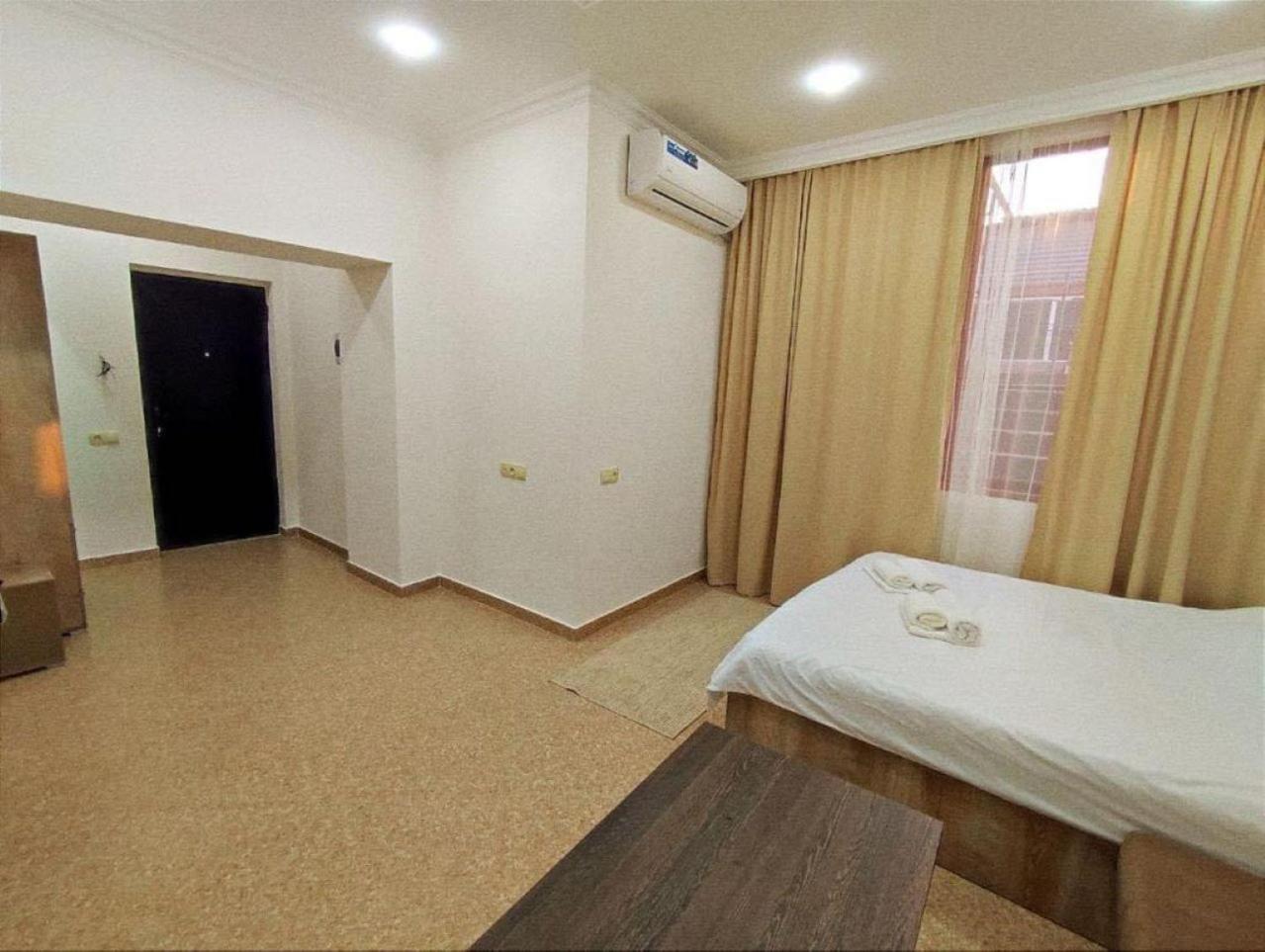 Aygestan Apartments Erevan Esterno foto